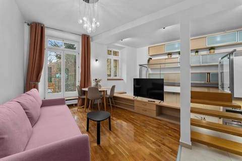Communal lounge/ TV room, TV and multimedia, Kitchen or kitchenette, Living room, Seating area, Evening entertainment