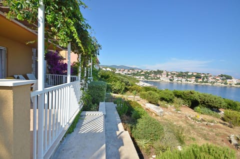 Patio, Facade/entrance