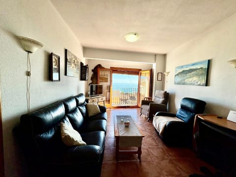 TV and multimedia, Seating area, Sea view