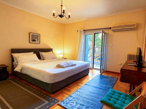 Bed, Photo of the whole room, Bedroom, air conditioner