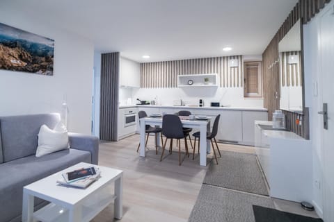Photo of the whole room, Seating area, Dining area, kitchen