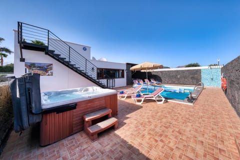 Off site, Hot Tub, Balcony/Terrace