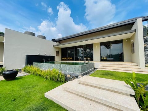 Property building, Garden view, Swimming pool