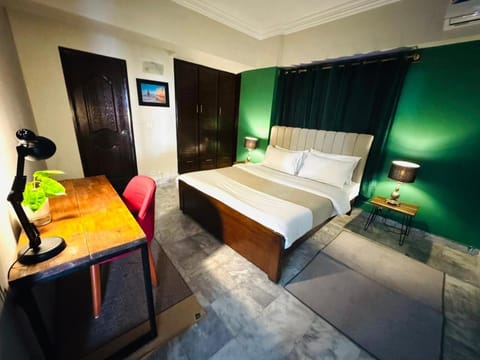 Bed, Photo of the whole room, air conditioner