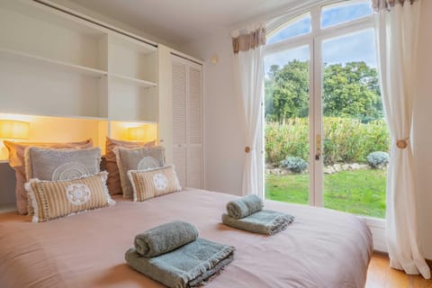 Spacious Villa with Pool & A-C for 8 - Sea View Apartment in Grimaud