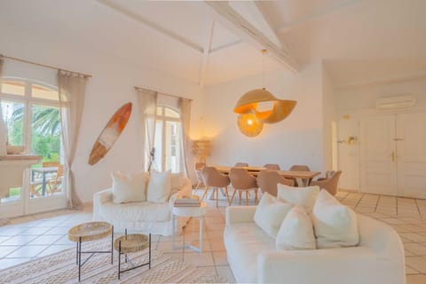 Spacious Villa with Pool & A-C for 8 - Sea View Apartment in Grimaud