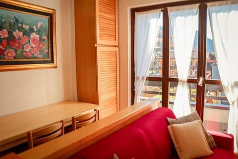 Vintage comfort within walking distance of the ski slopes Apartment in Aprica