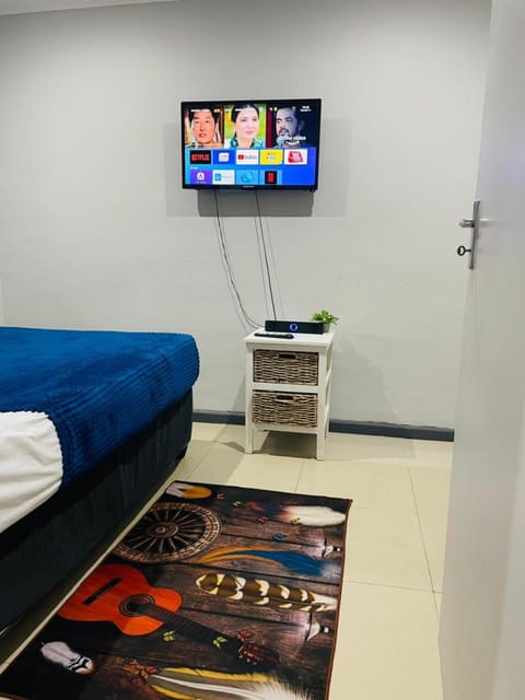 A guesthouse & Dormitory beds Claremont Bed and Breakfast in Cape Town