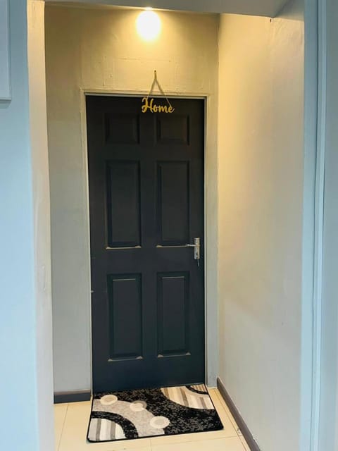 A guesthouse & Dormitory beds Claremont Bed and Breakfast in Cape Town