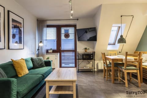 TV and multimedia, Kitchen or kitchenette, Living room, Dining area