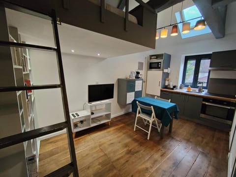 TV and multimedia, Kitchen or kitchenette, Dining area, oven