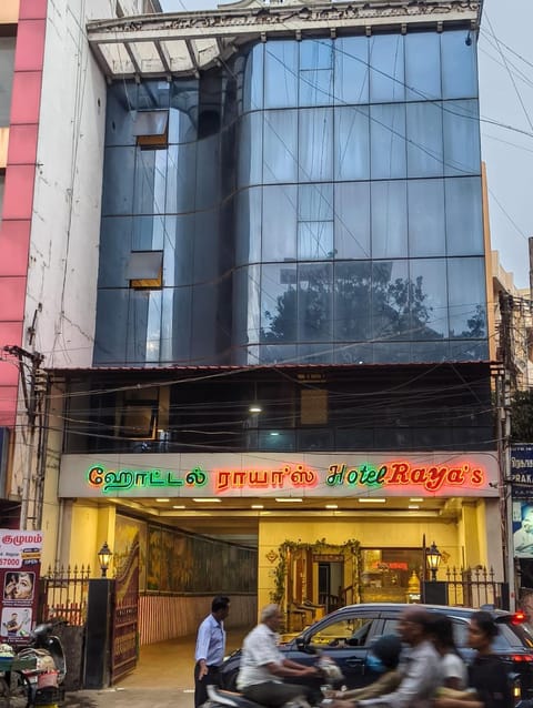 Property building, Facade/entrance, Day