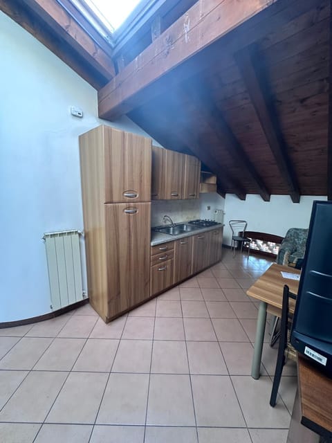 Kitchen or kitchenette, Dining area, Lunch, Lunch, stove, kitchen, kitchen