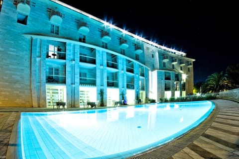 Facade/entrance, Swimming pool, Swimming pool