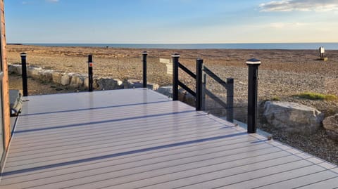 On The Beach Lodge, Hot Tub, Sea View, West Point House in Selsey