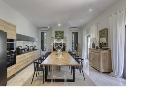 Holiday Home Villa 200 Meter vom Pramousquier Strand by Interhome House in Rayol-Canadel-sur-Mer