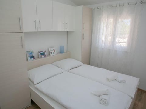 Holiday Home Holiday home Tina with Private pool by Interhome House in Novalja