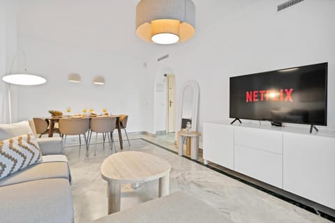 TV and multimedia, Living room, Seating area