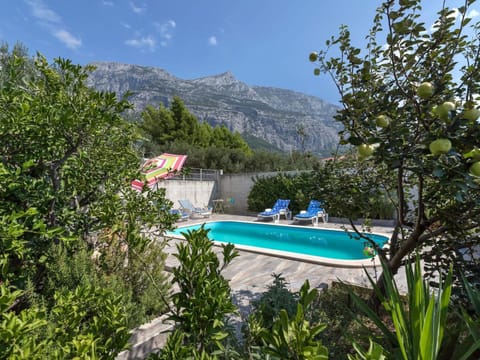 Apartment Vele Duplex-Wohnung mit Terrassen und Meerblick by Interhome Apartment in Makarska