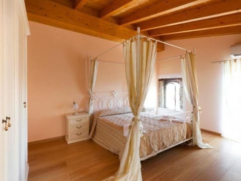 Apartment Wohnung mit Jacuzzi und Terrasse by Interhome Apartment in Lake Garda