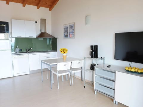 Apartment Zwei-Zimmer-Wohnung mit Seeblick by Interhome Apartment in Malcesine