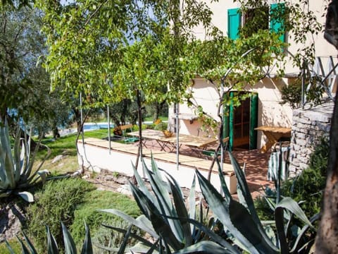 Holiday Home Rustiko-Landhaus mit Infinity-Pool und Seeblick by Interhome House in Malcesine
