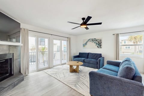 Island Vibes Grand House in Treasure Island