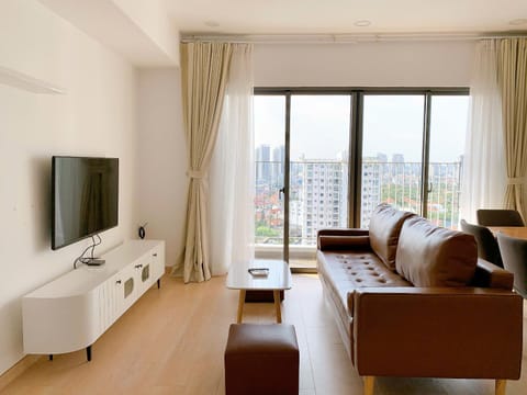 TV and multimedia, Living room, Seating area, Evening entertainment