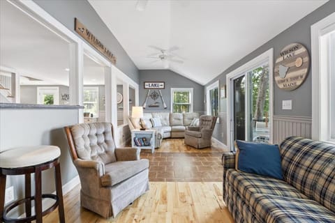 Eagle's Landing Private Dock Dog Friendly House in Acton