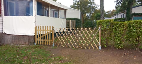 Mobilhome tout confort domaine de kerlann Campground/ 
RV Resort in Pont-Aven