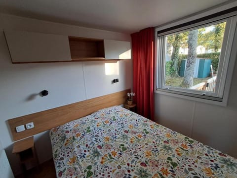 Mobilhome tout confort domaine de kerlann Campground/ 
RV Resort in Pont-Aven