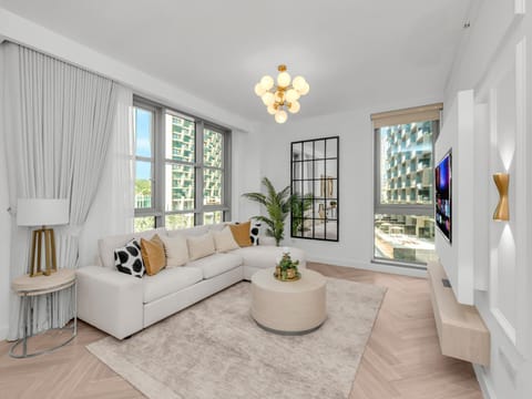 View (from property/room), Living room, Seating area, City view
