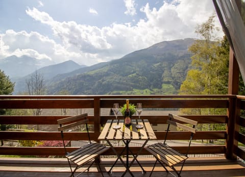 Balcony/Terrace, Seating area, Mountain view
