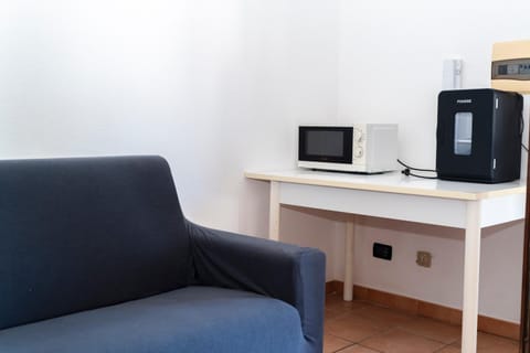 Communal lounge/ TV room, TV and multimedia, Living room, Seating area, minibar, air conditioner