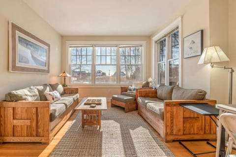 Town & Tide Home for 8 House in Kennebunkport