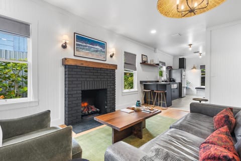 Designer Cottage Near Beach, Singer Island & Peanut Island! House in Riviera Beach