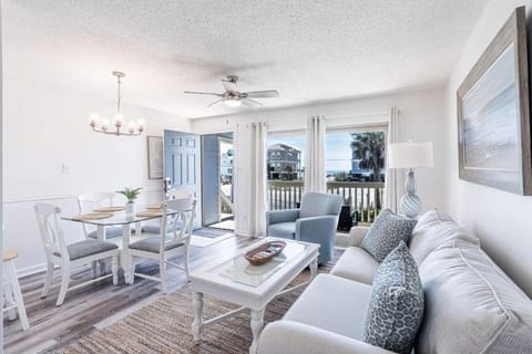 Summerhouse West 102A by Youngs Suncoast Apartment in West Beach