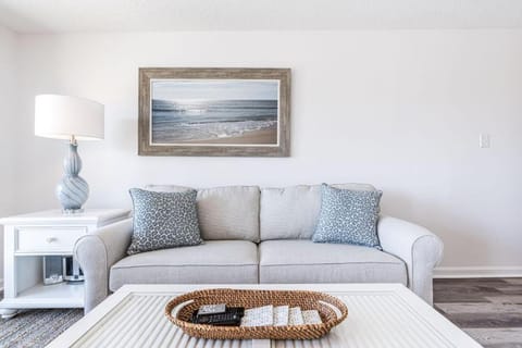 Summerhouse West 102A by Youngs Suncoast Apartment in West Beach