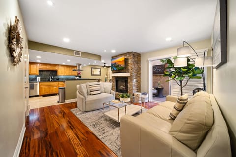 Steps to Sand - Pacific Beach 3BR Townhome House in Mission Bay