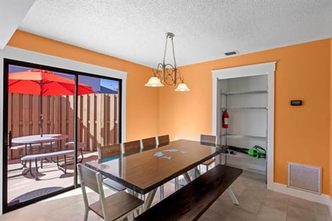 Pickleball,Basketball,Mini Golf,GameRoom, HTD Pool House in Bradenton