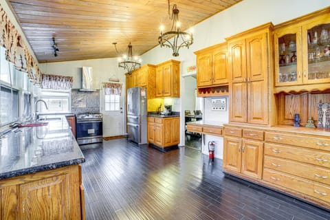 Pool, Gym and Basketball Court Olympia Fields Home House in Indiana