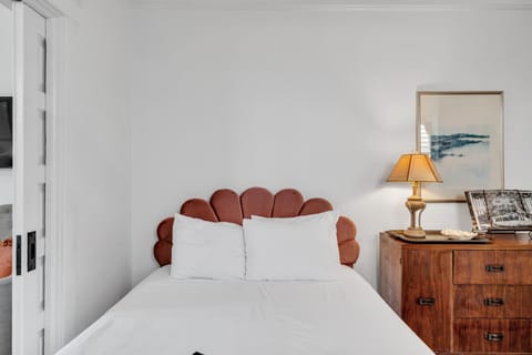 Bywater 2BR Shotgun w Backyard Near FQ House in Ninth Ward