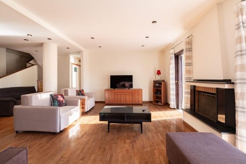 TV and multimedia, Seating area