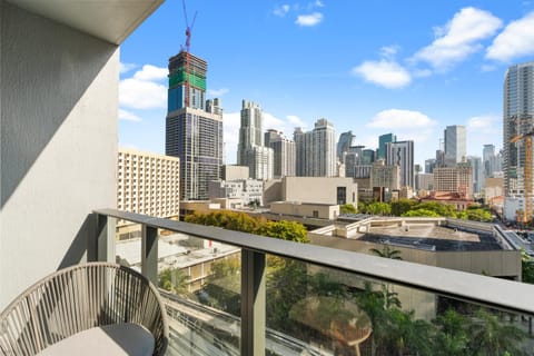 View (from property/room), Balcony/Terrace, Seating area, City view