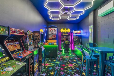 Game Room, Seating area, Entertainment, air conditioner