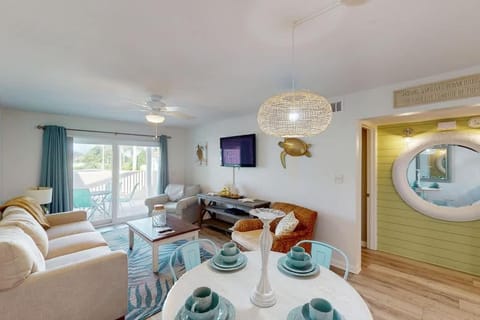 Beachside condo Short steps to beach Sleeps 6 Pool House in Orange Beach