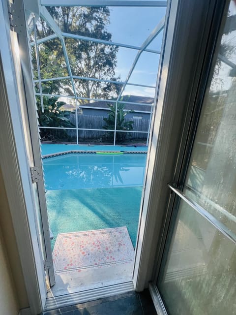 Room in Citrus Park and Carrollwood with Private Pool, close to the airport Vacation rental in Greater Carrollwood