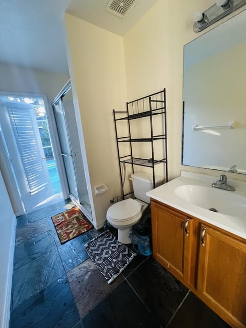 Room in Citrus Park and Carrollwood with Private Pool, close to the airport Vacation rental in Greater Carrollwood