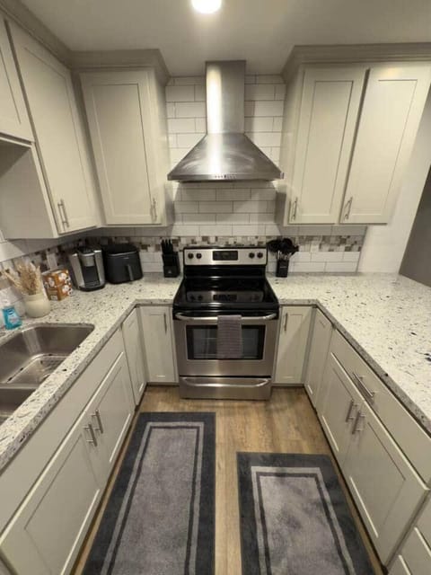 Kipps Hill Haven B — Folsom Lake Escape House in El Dorado Hills