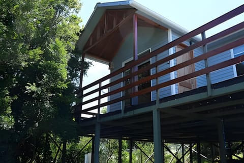 Facade/entrance, Balcony/Terrace